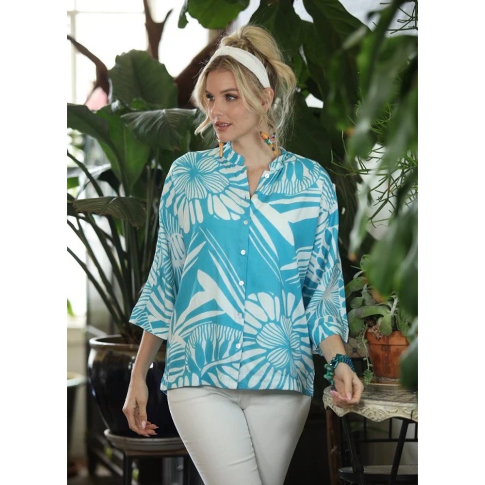KikiSol Women's Aqua Petal Teal White Floral Button Front Blouse Size S/M NEW‎